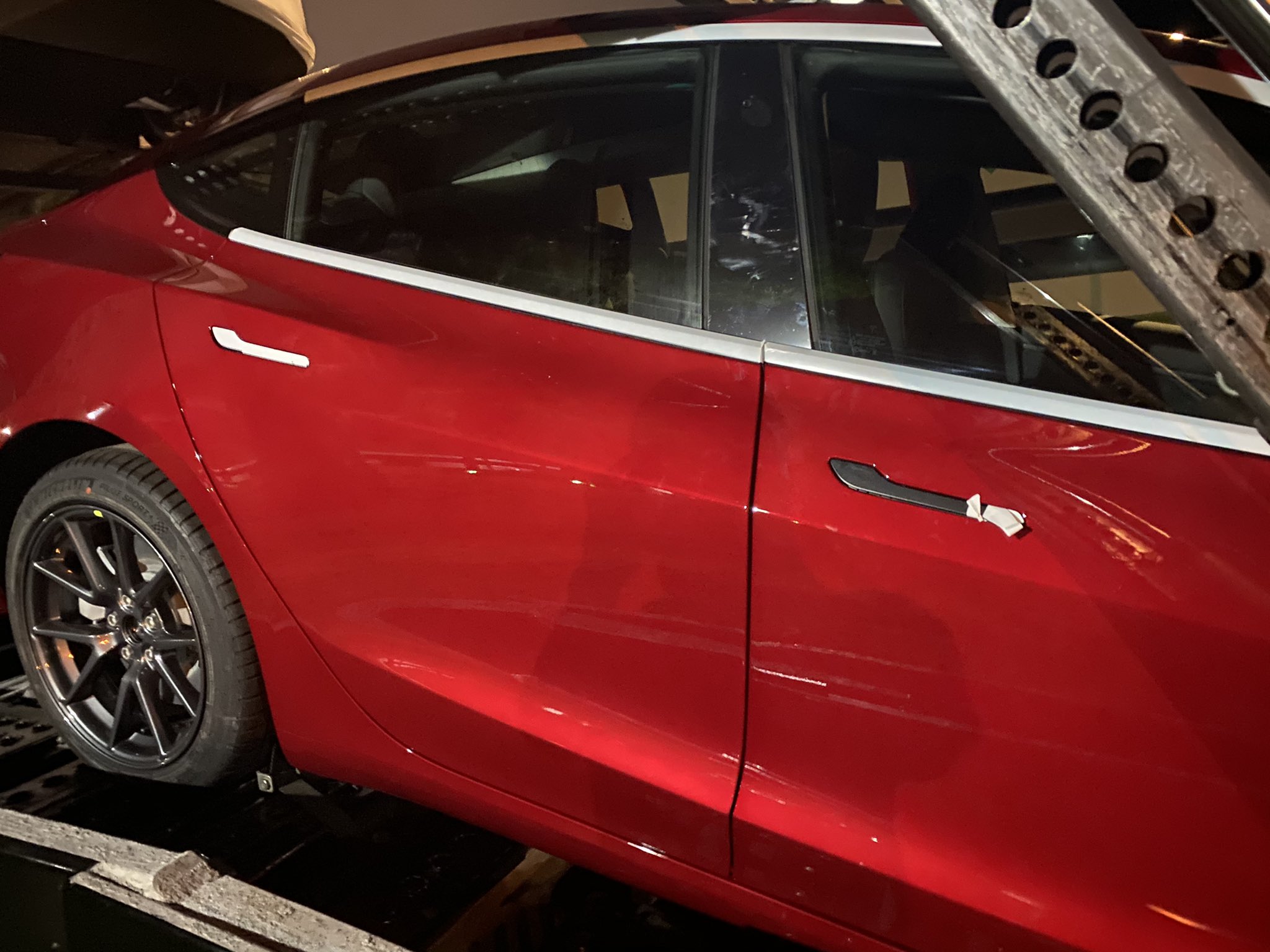 Tesla is bringing chrome delete to Model 3