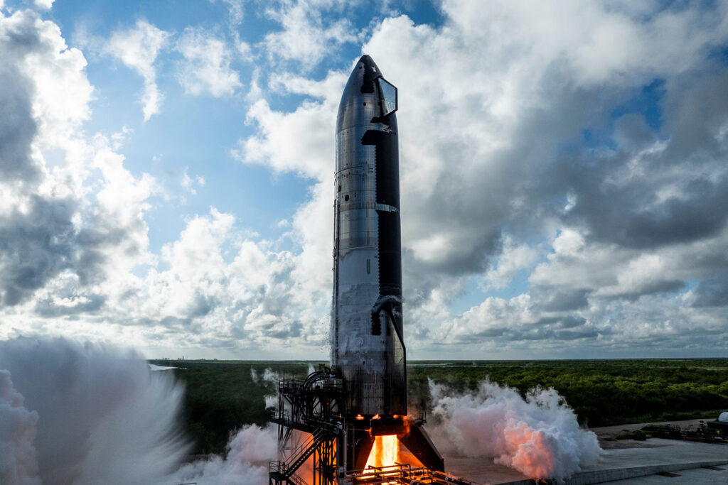 Ship 31 (Flight 5 Starship 2nd stage spacecraft) goin through its 1st static fire test at Starbase, Boca Chica, Texas.